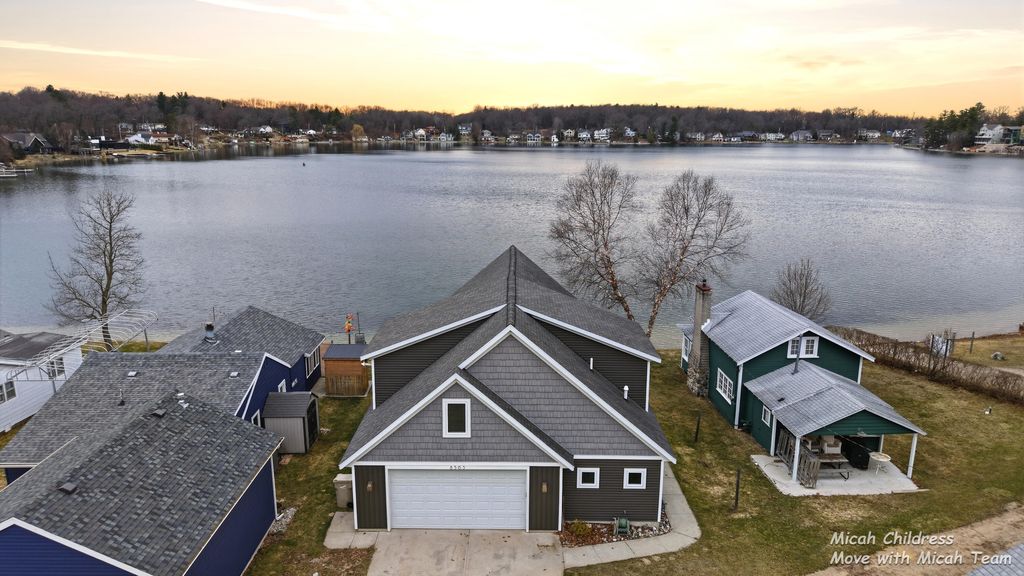 Photo of 8563 Je Ne Be Drive NE, Rockford, MI 49341 (MLS # 26011930)