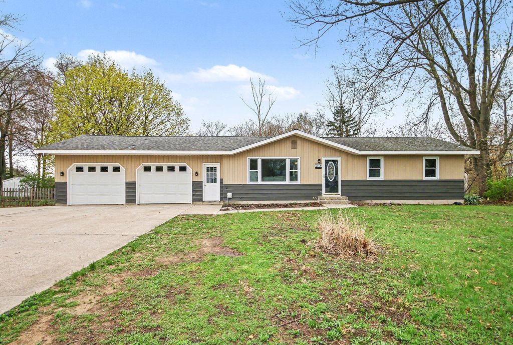 Photo of 2506 Brookdale Drive, Holland, MI 49424 (MLS # 26016866)