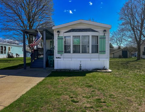 Photo of 81 Cherry Court, Muskegon, MI 49445 (MLS # 26017745)