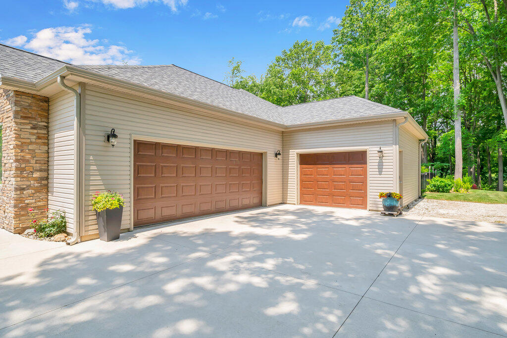 6143 Pheasant Court