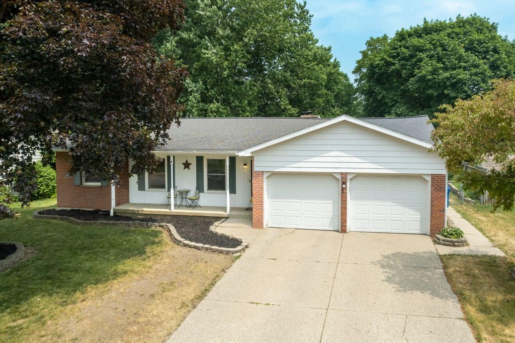 Photo of 4512 Bonnie Avenue SE, Kentwood, MI 49508 (MLS # 23023588)