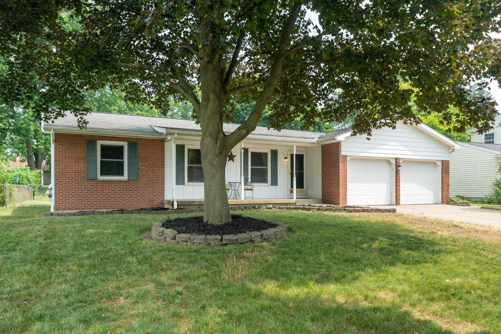 Photo of 4512 Bonnie Avenue SE, Kentwood, MI 49508 (MLS # 23023588)