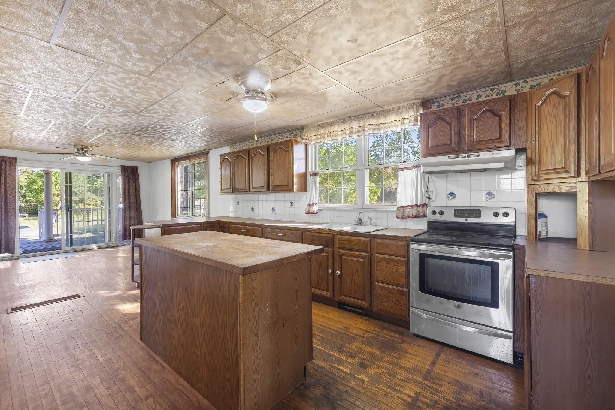 New Buffalo, Michigan 49117, United States, 4 Bedrooms Bedrooms, ,2 BathroomsBathrooms,Residential,Active,225476