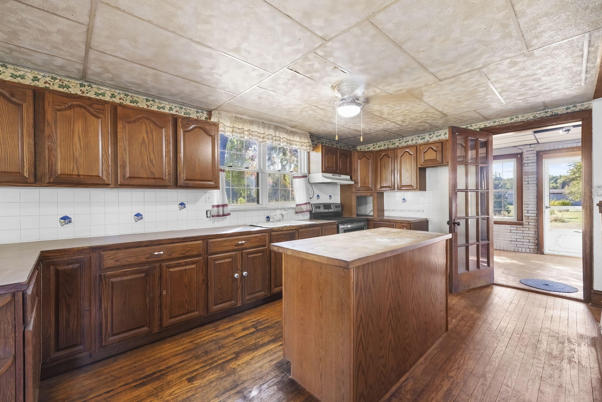 New Buffalo, Michigan 49117, United States, 4 Bedrooms Bedrooms, ,2 BathroomsBathrooms,Residential,Active,225476