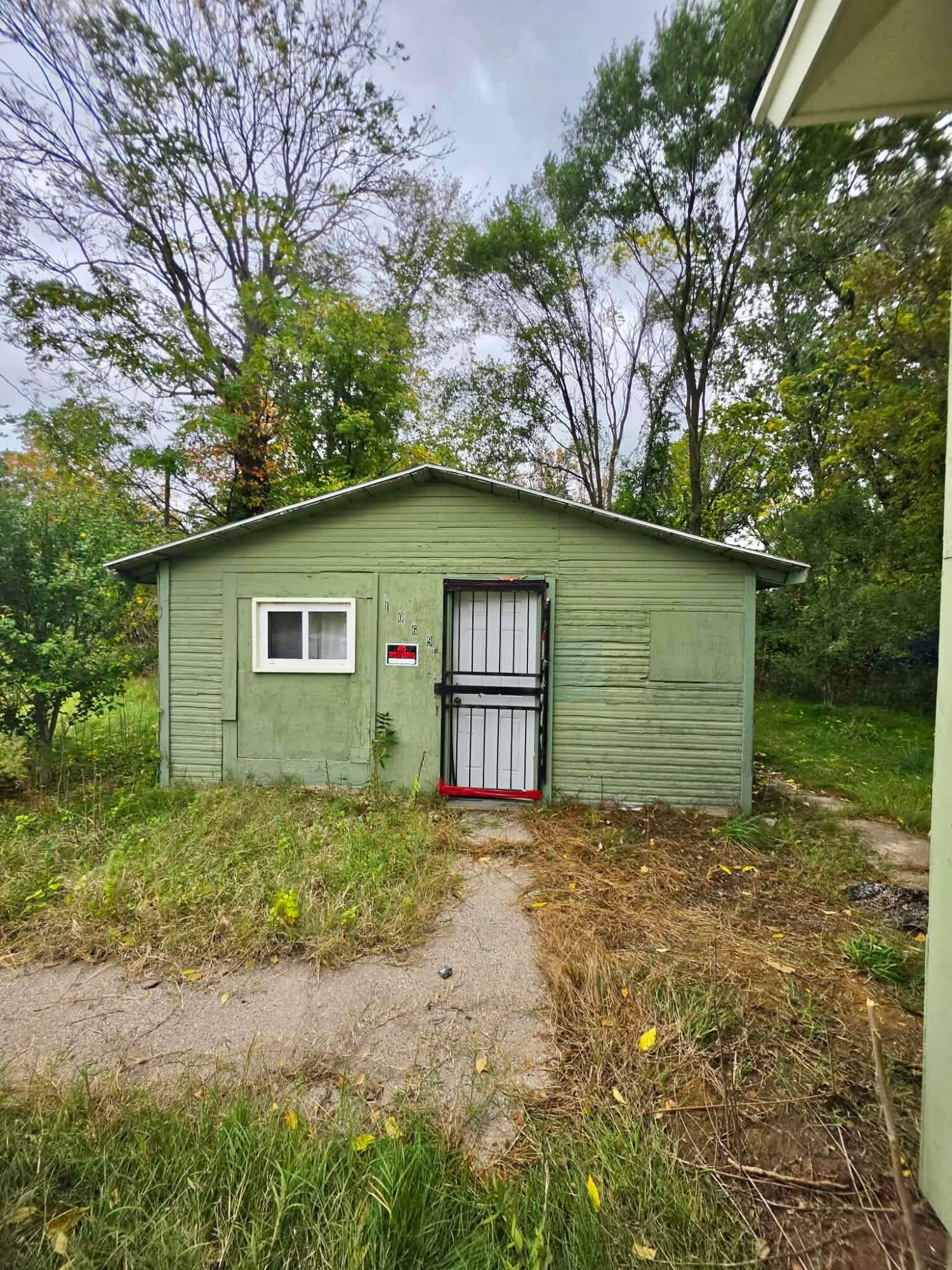 1069 E Main Street