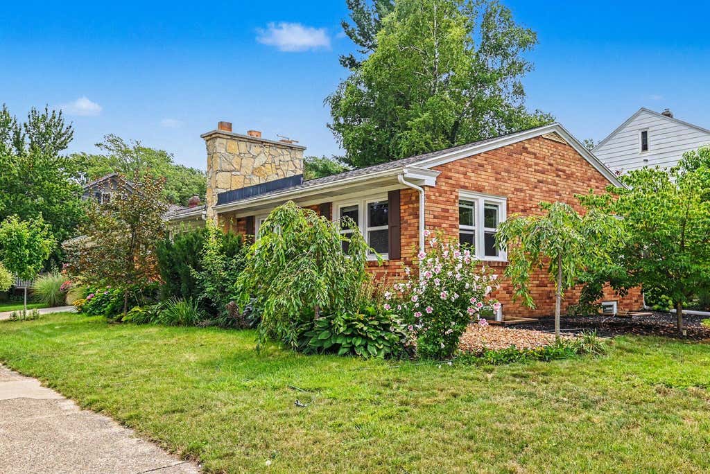 Photo of 32 Cherry Street, Holland, MI 49423 (MLS # 26042705)