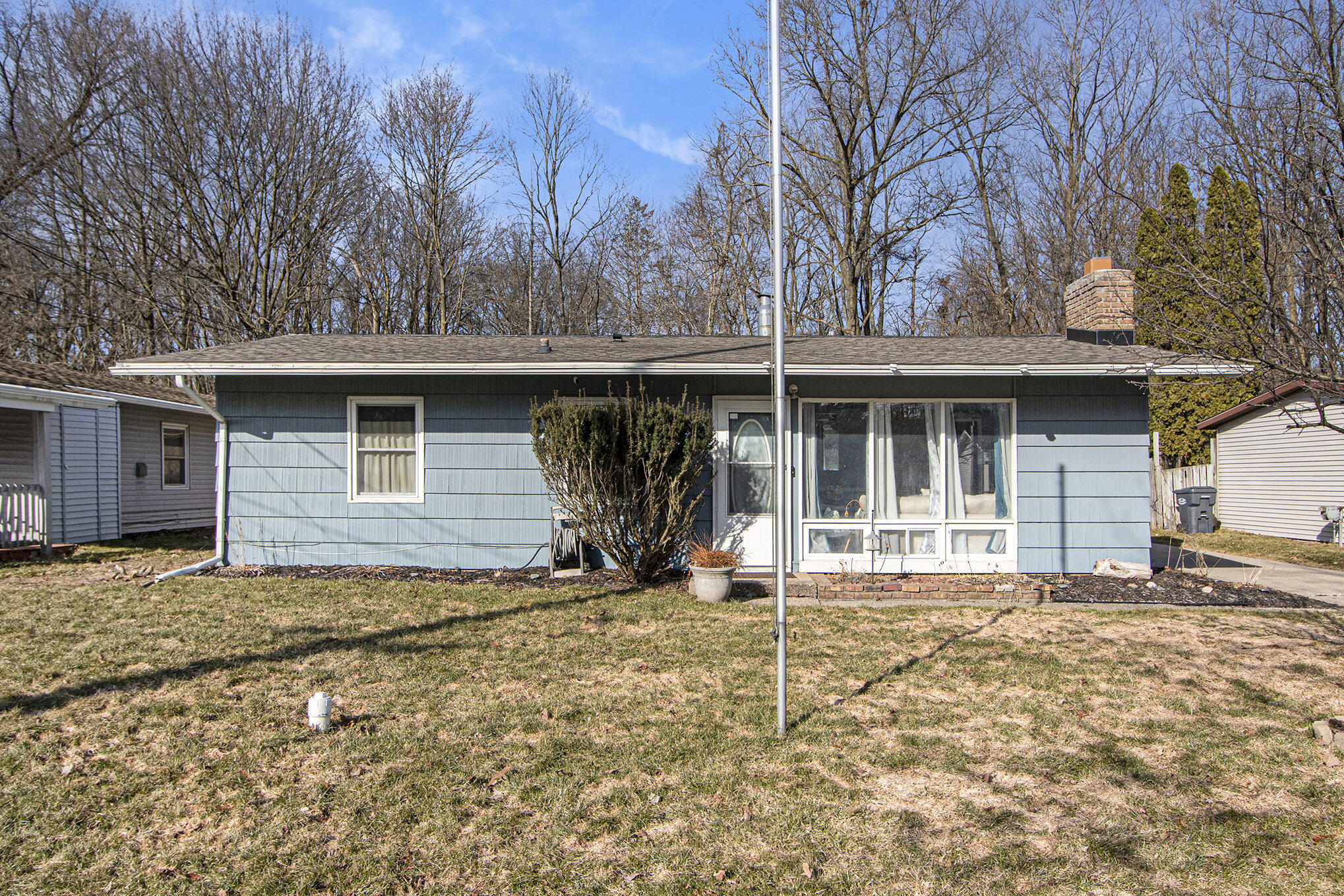 Kalamazoo, Michigan 49004, United States, 2 Bedrooms Bedrooms, ,2 BathroomsBathrooms,Residential,Pending,87961