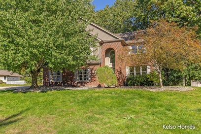 2474 Candlestick Avenue SE Grand Rapids MI 49546