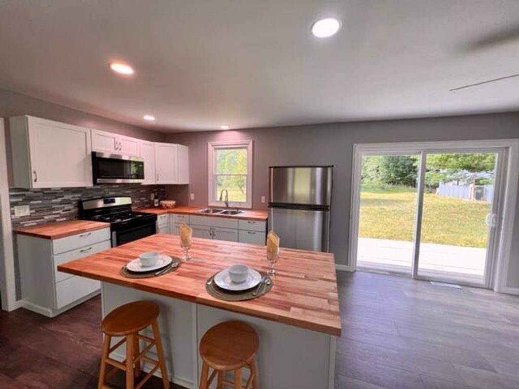 Photo of 4507 Maidens Road, Onekama, MI 49675 (MLS # 25059680)