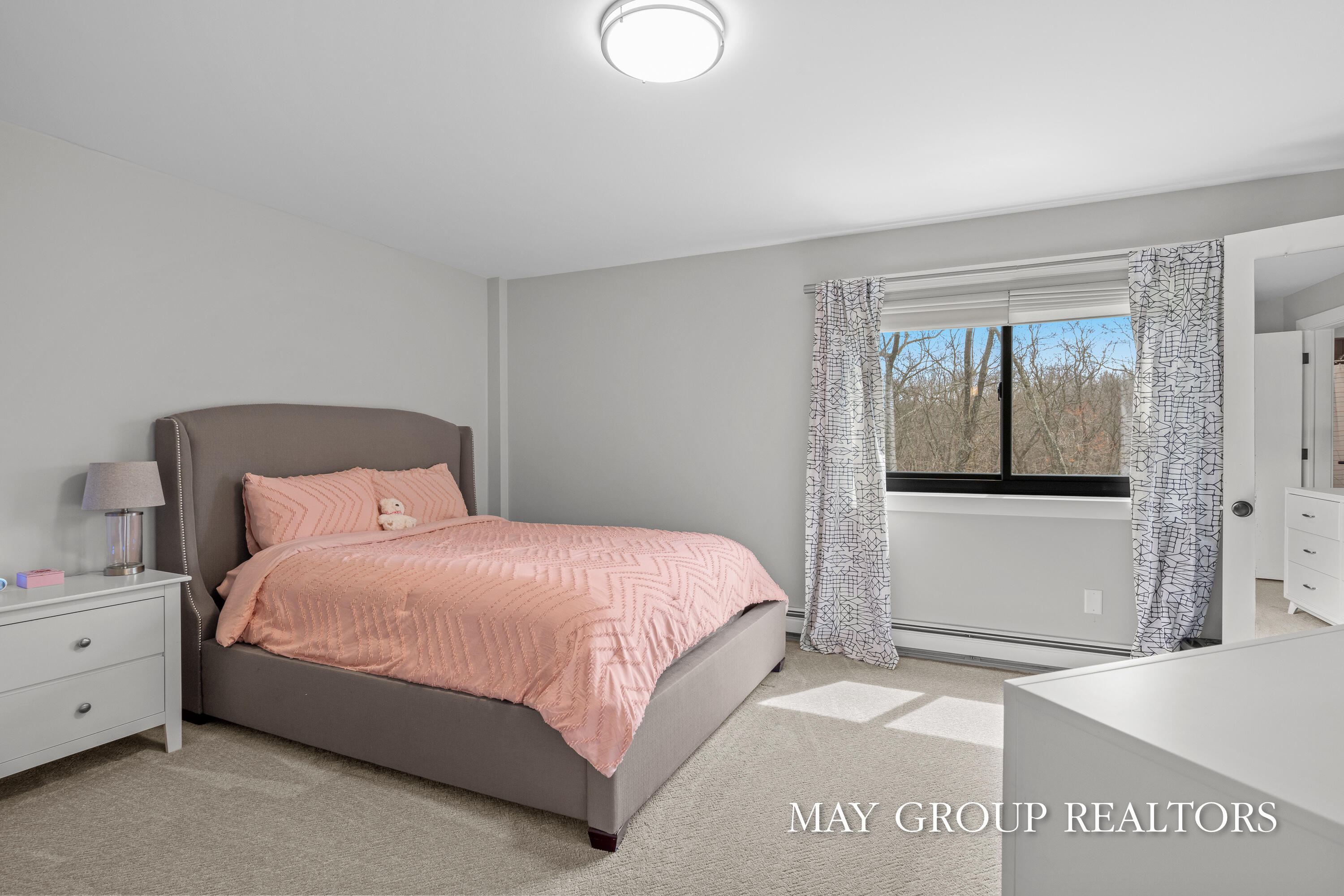 Ada, Michigan, 49301, United States, 3 Bedrooms Bedrooms, ,4 BathroomsBathrooms,Residential,Active,2041658