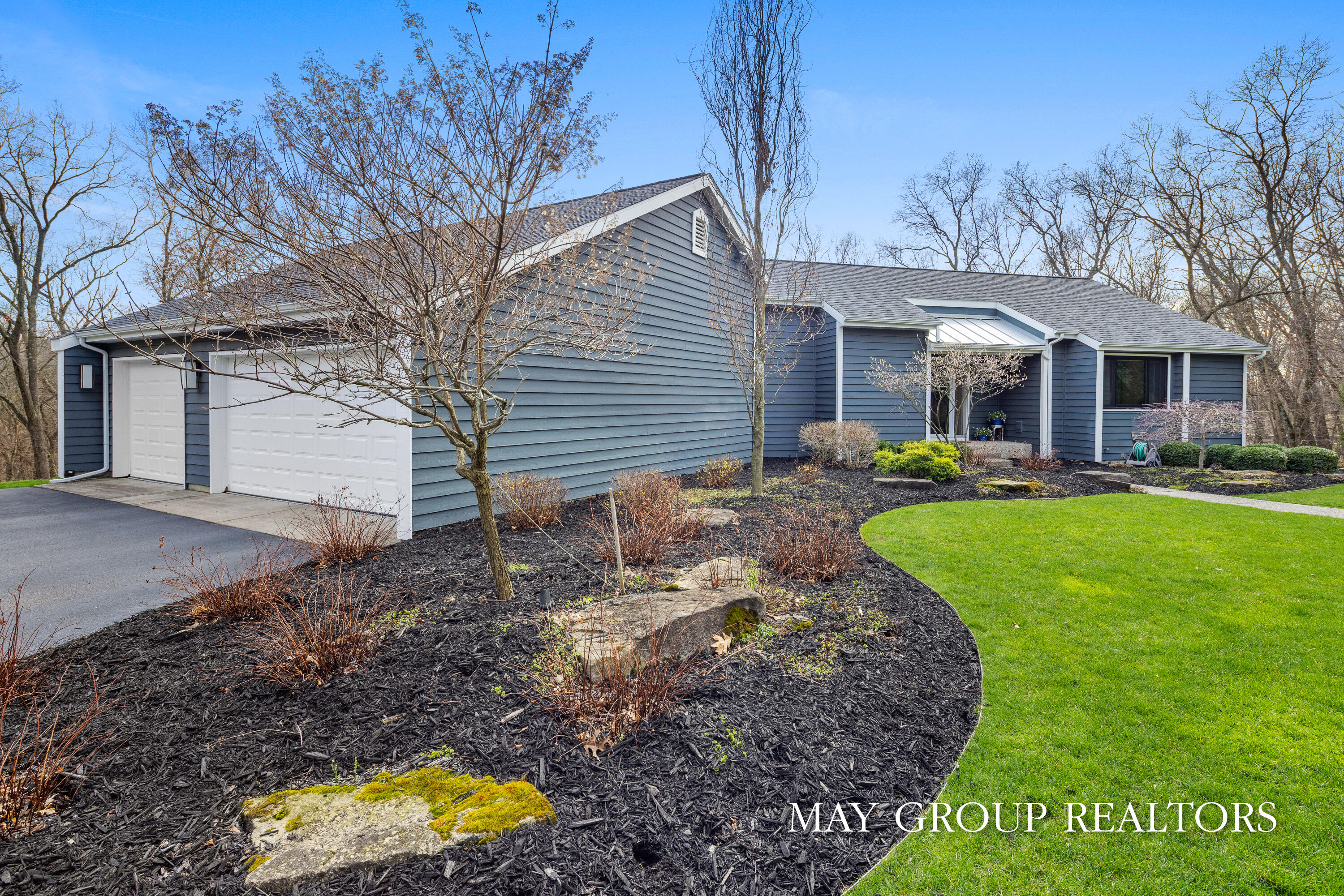 Ada, Michigan, 49301, United States, 3 Bedrooms Bedrooms, ,4 BathroomsBathrooms,Residential,Active,2041658
