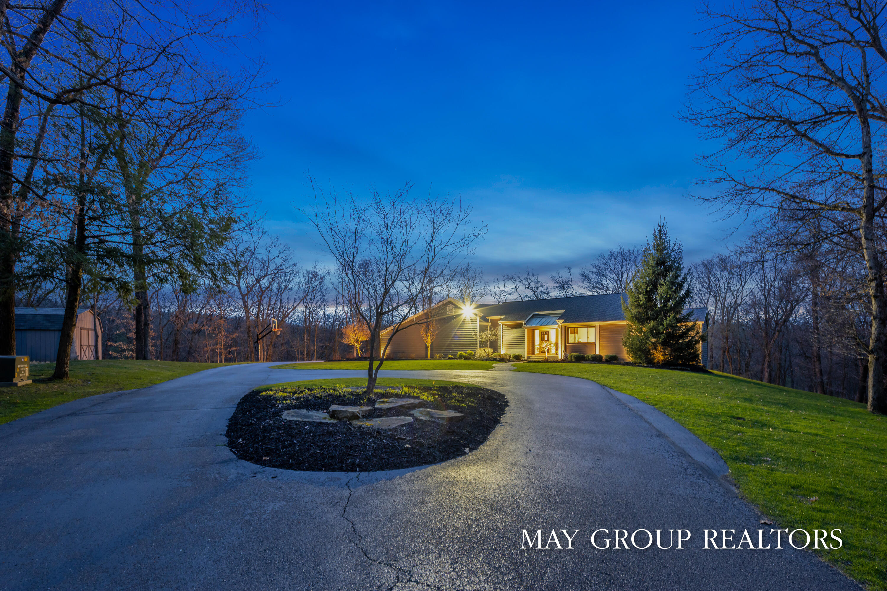 Ada, Michigan, 49301, United States, 3 Bedrooms Bedrooms, ,4 BathroomsBathrooms,Residential,Active,2041658