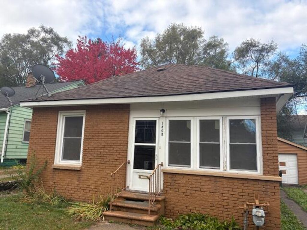 Photo of 1505 7th Street, Muskegon, MI 49441 (MLS # 25056061)