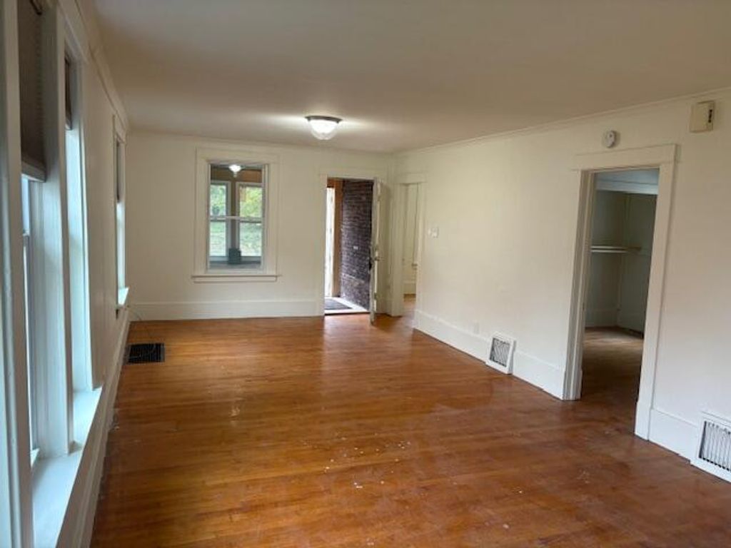 Photo of 1505 7th Street, Muskegon, MI 49441 (MLS # 25056061)