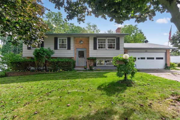 611 CHARLESTON RD, LANSING, MI 48917 - Image dff7a3d3a1e476eaf8dd6bacb1da69c5/3105385211