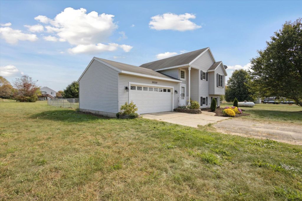 Photo of 10550 Wolven Avenue NE, Rockford, MI 49341 (MLS # 25048317)