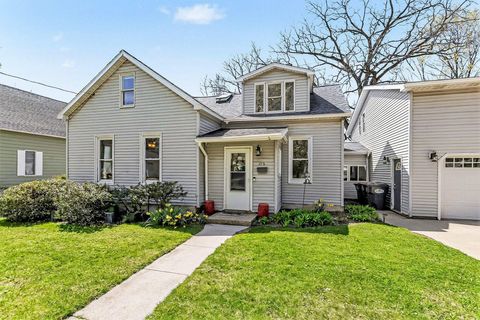 Photo of 512 Lagrange Street, South Haven, MI 49090 (MLS # 26016319)