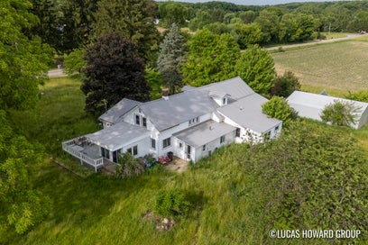 2221 W 68th Street Newaygo MI 49337