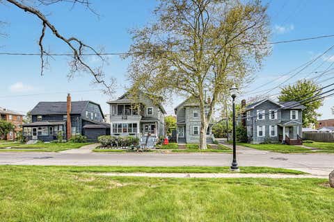 Photo of 334 W Wesley Street, Jackson, MI 49201 (MLS # 26021928)