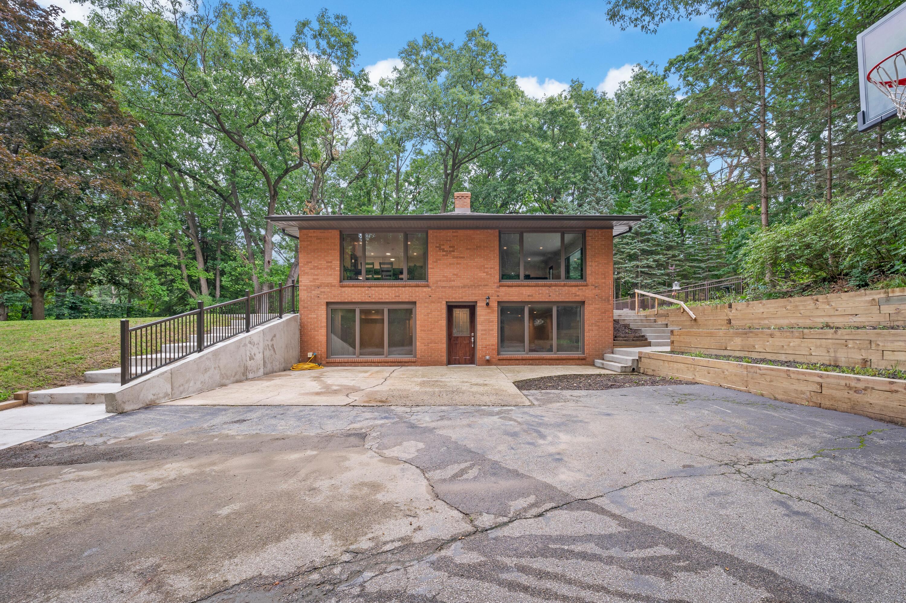 9555 Dunewood Drive