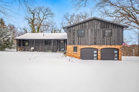 4525 N Cedar Trail Stevensville MI 49127