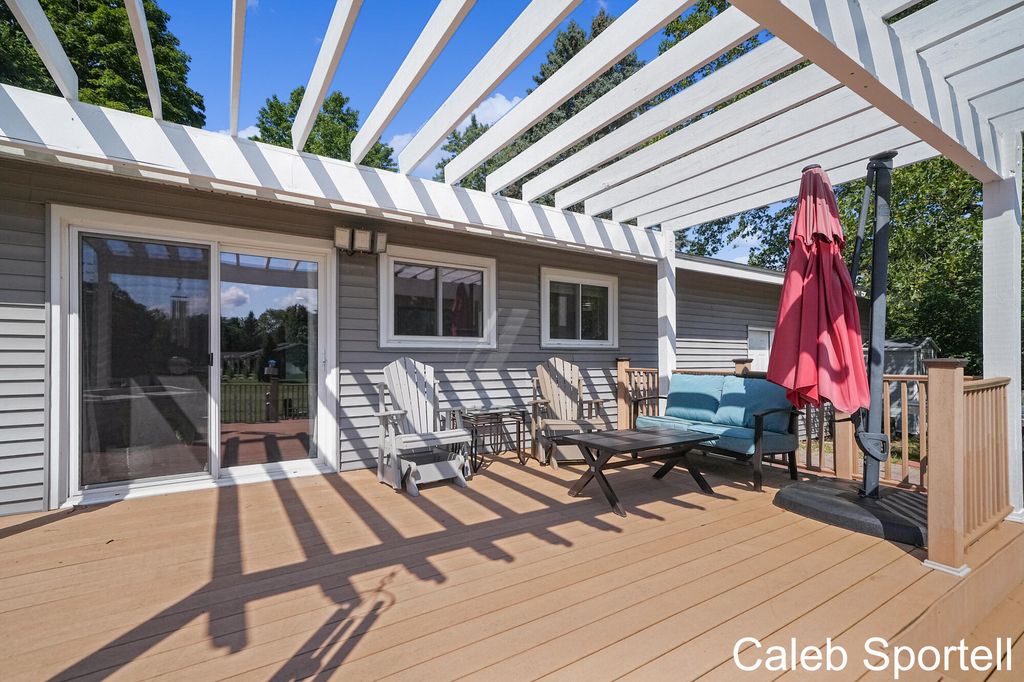Photo of 6812 Brewer Avenue NE, Rockford, MI 49341 (MLS # 25051937)