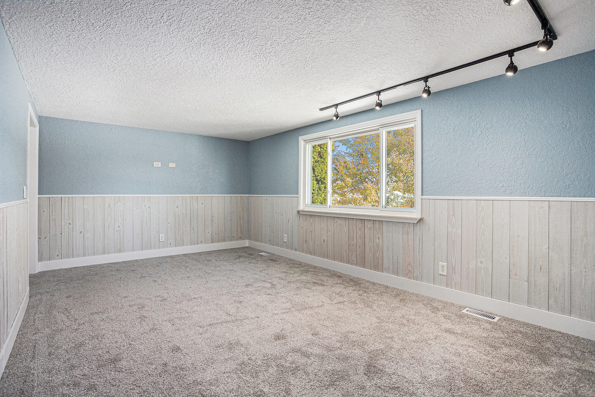 Quincy, Michigan 49082, United States, 4 Bedrooms Bedrooms, ,2 BathroomsBathrooms,Residential,Active,242625