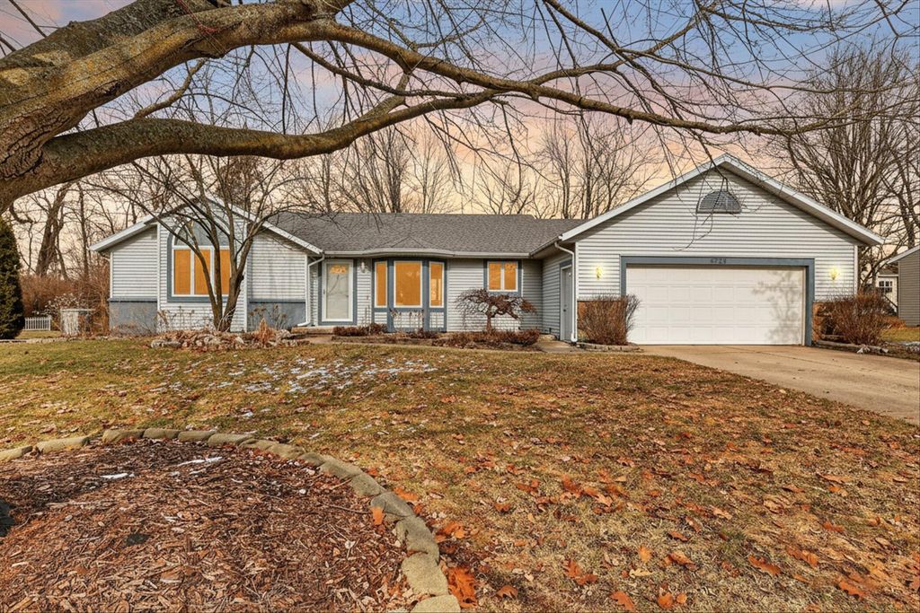 Photo of 6723 Gran Via Drive NE, Rockford, MI 49341 (MLS # 26007140)