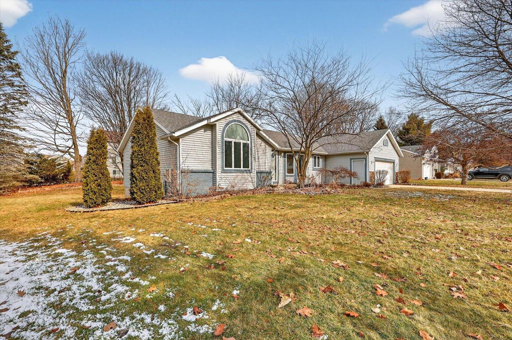 Photo of 6723 Gran Via Drive NE, Rockford, MI 49341 (MLS # 26007140)