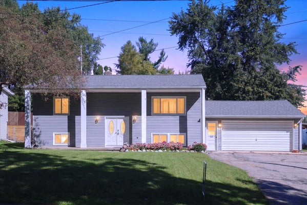 1761 FULTON ST W, GRAND RAPIDS, MI 49504 - Image e0e97cc948e9b3e77e2a6c6de2f0b8f8/3253369684