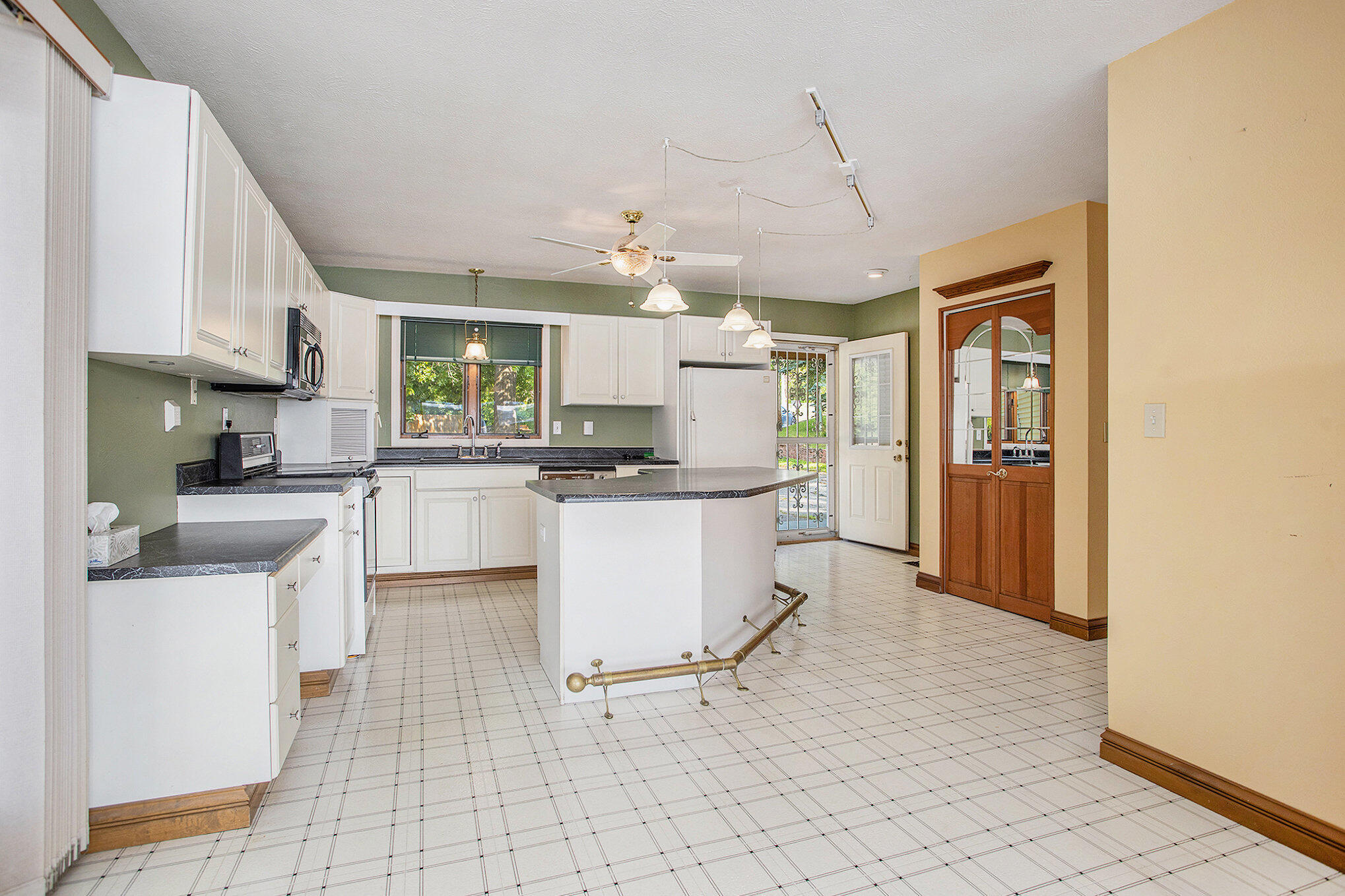 Augusta, Michigan 49012, United States, 3 Bedrooms Bedrooms, ,2 BathroomsBathrooms,Residential,Active,2213