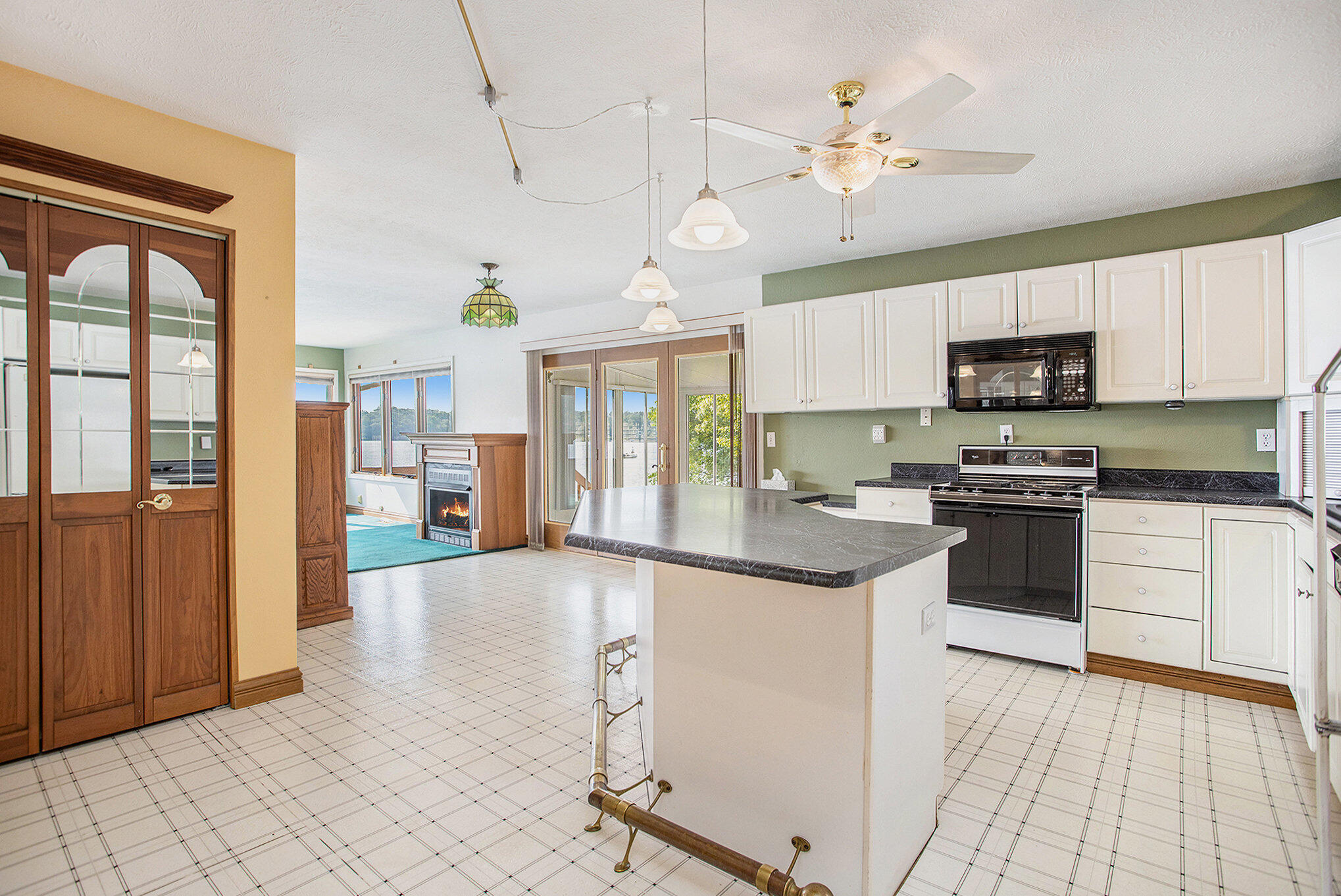 Augusta, Michigan 49012, United States, 3 Bedrooms Bedrooms, ,2 BathroomsBathrooms,Residential,Active,2213