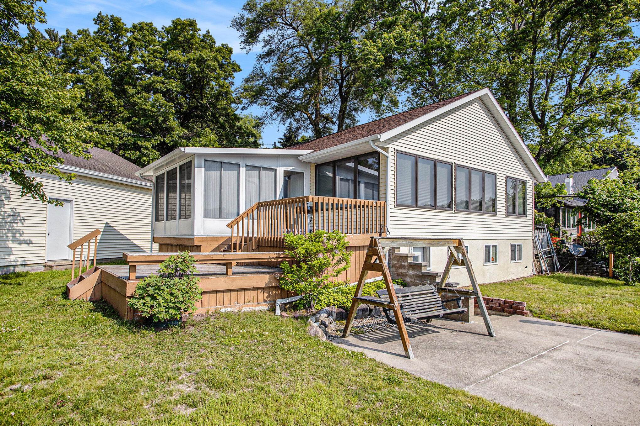 Augusta, Michigan 49012, United States, 3 Bedrooms Bedrooms, ,2 BathroomsBathrooms,Residential,Active,2213