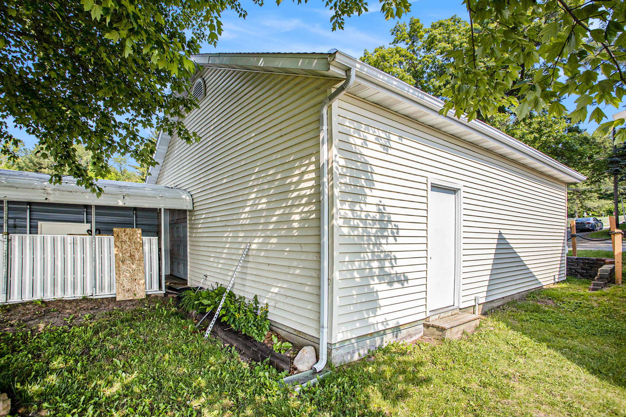 Augusta, Michigan 49012, United States, 3 Bedrooms Bedrooms, ,2 BathroomsBathrooms,Residential,Active,2213