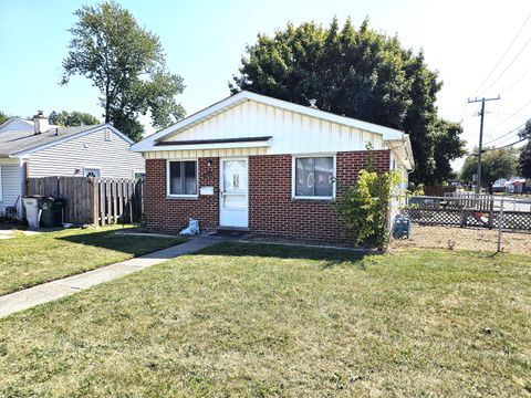 1704 E Meyers Avenue Hazel Park MI 48030