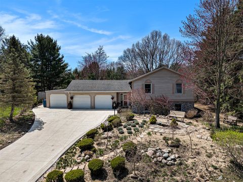 17653 Hiawatha Drive, Spring Lake, MI 49456 - MLS#: 25018775