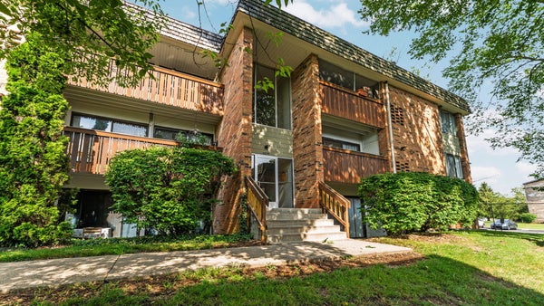1225 S MAPLE RD APT 105, ANN ARBOR, MI 48103 - Image e1dcb8cbf3bfd27716f83530b37636ed/912637681
