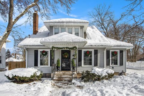 Photo of 229 S Riverview Drive, Kalamazoo, MI 49004 (MLS # 25061469)