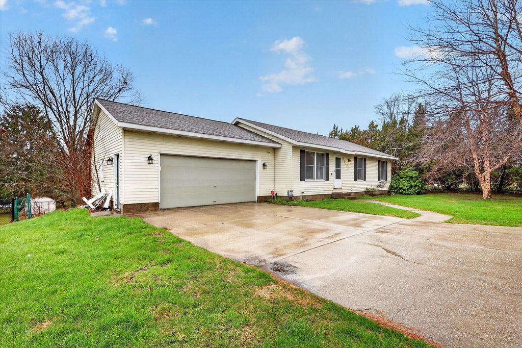 Photo of 18177 Yuma Court, Spring Lake, MI 49456 (MLS # 26016576)