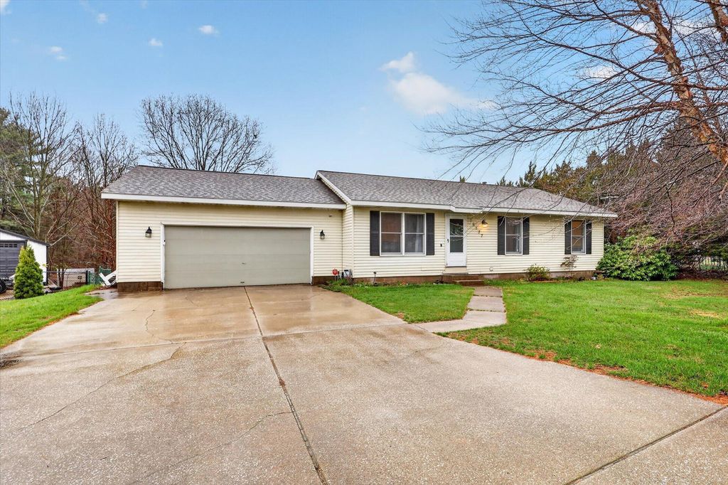 Photo of 18177 Yuma Court, Spring Lake, MI 49456 (MLS # 26016576)
