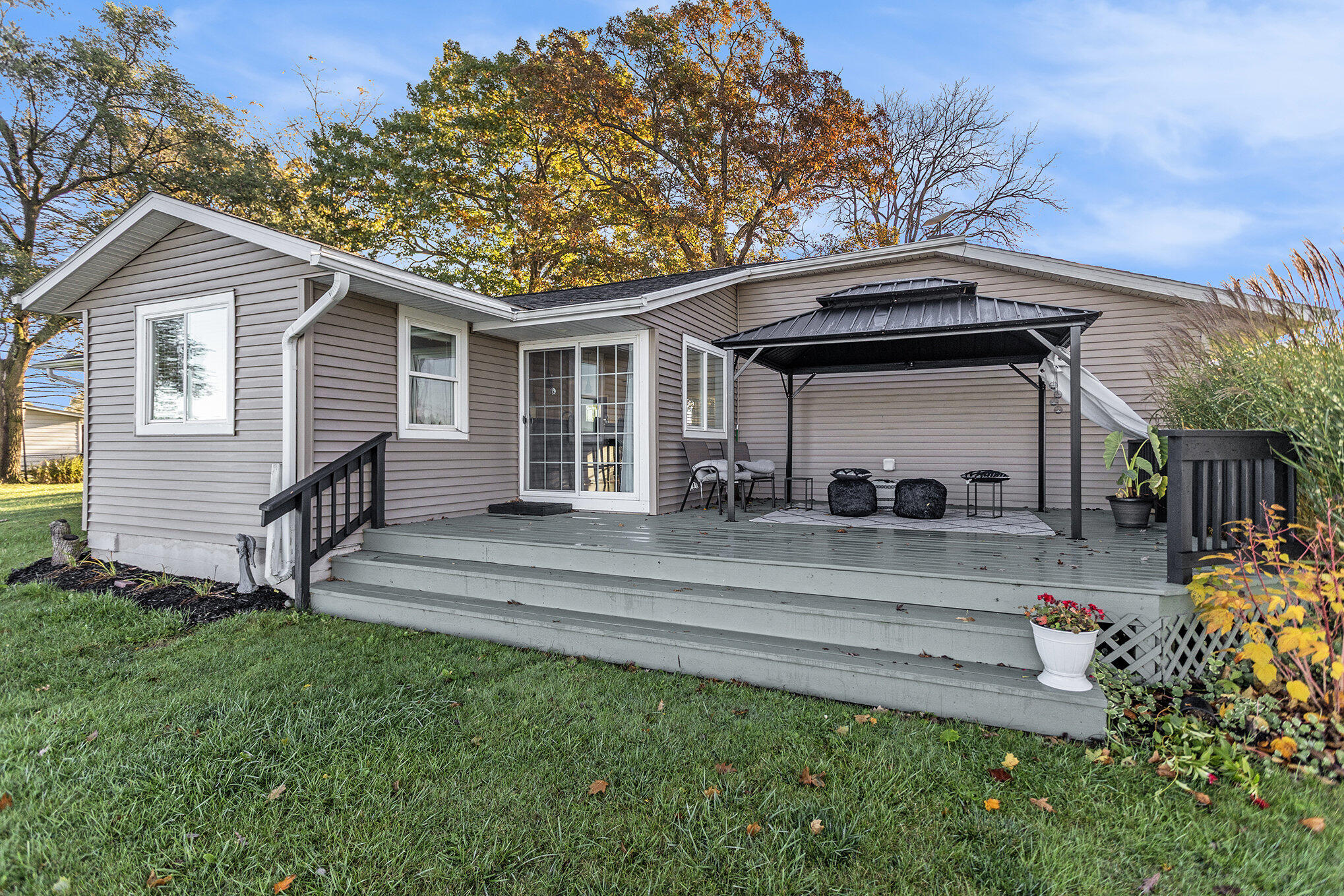 Burlington, Michigan 49029, United States, 2 Bedrooms Bedrooms, ,2 BathroomsBathrooms,Residential,Active,231178