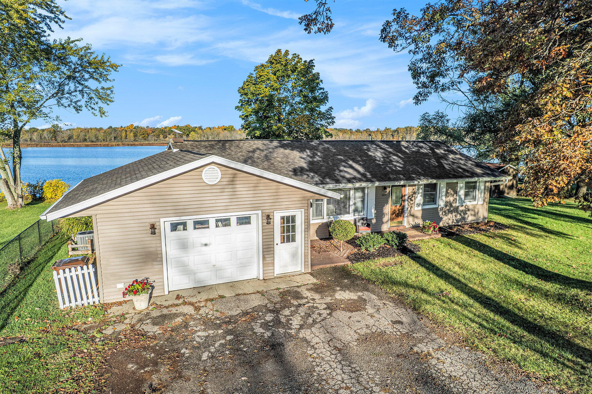 Burlington, Michigan 49029, United States, 2 Bedrooms Bedrooms, ,2 BathroomsBathrooms,Residential,Active,231178