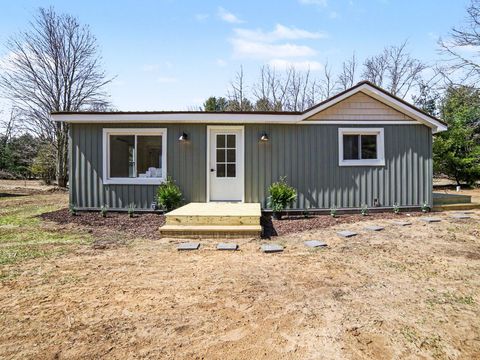 Photo of 7745 Carlson Court, Montague, MI 49437 (MLS # 26013212)