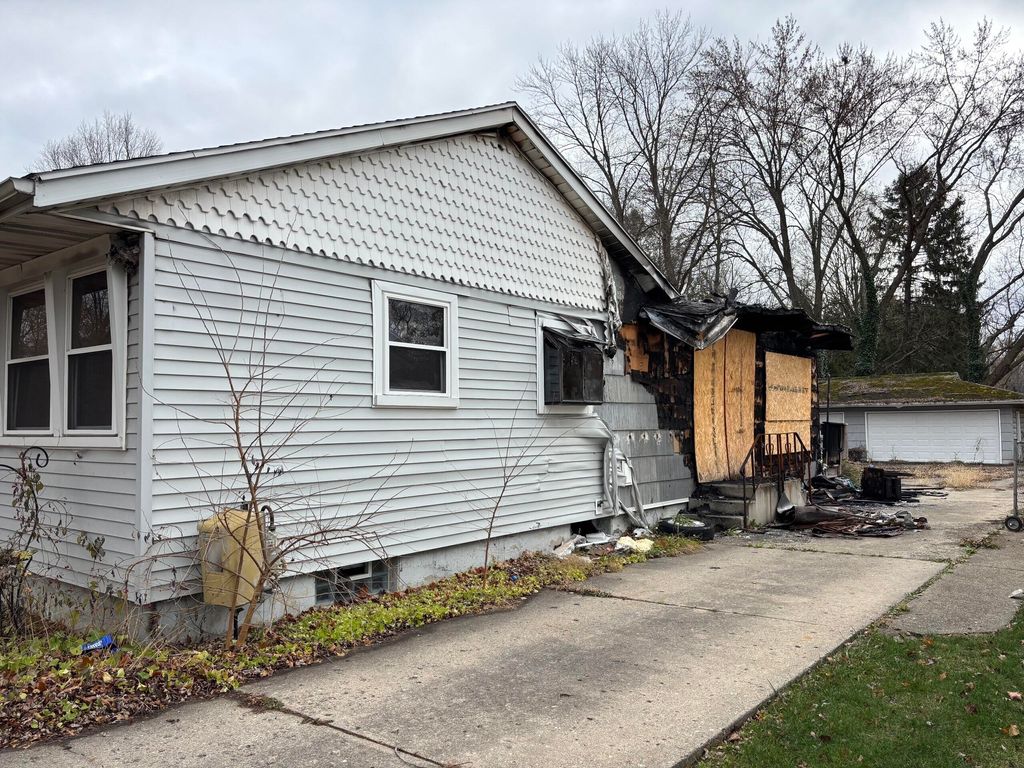 Photo of 109 Bradley Drive, Jackson, MI 49201 (MLS # 26002023)