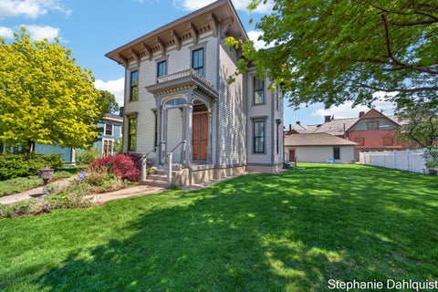 Photo for 511 W Clay Avenue