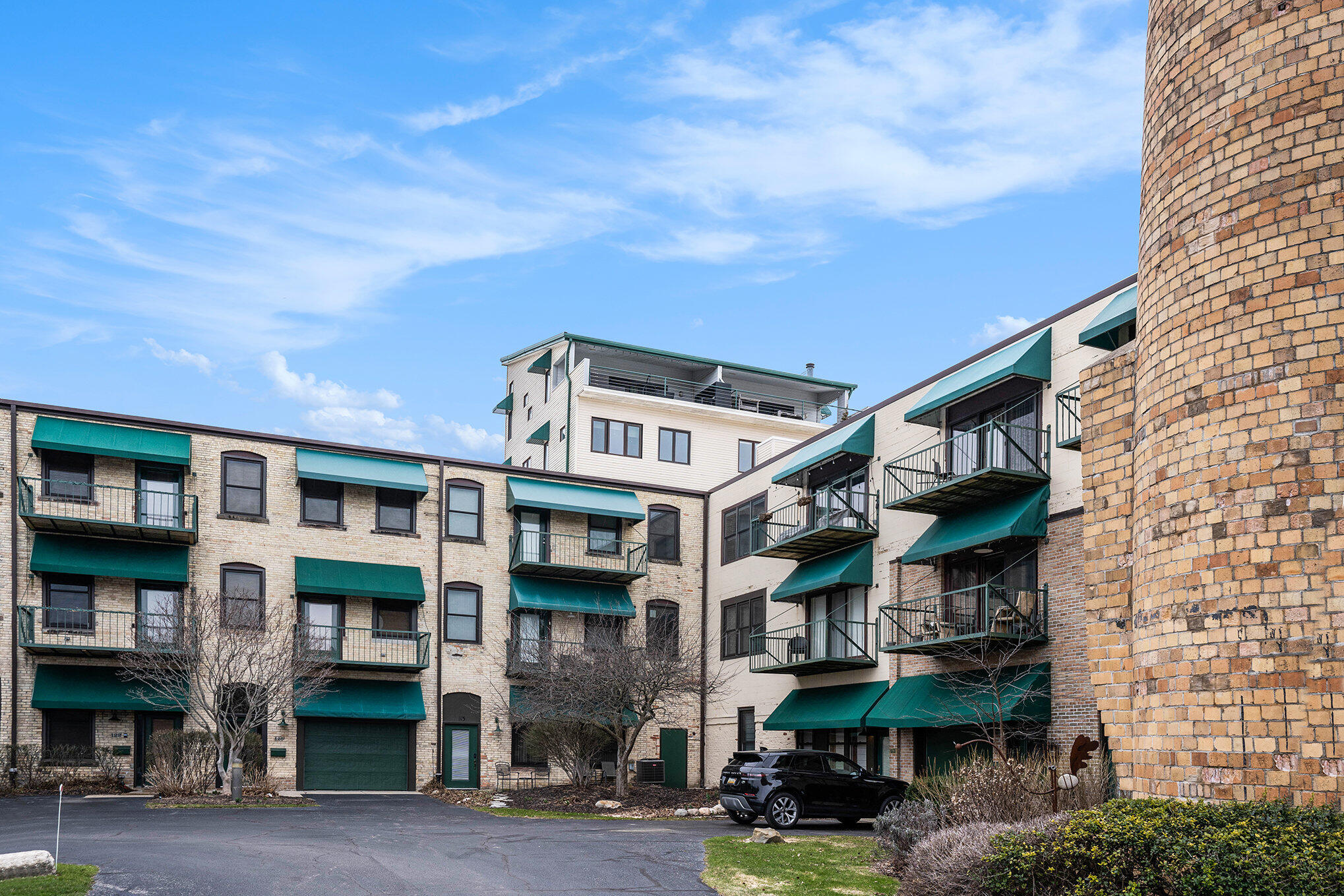 110 N Harbor Dr.