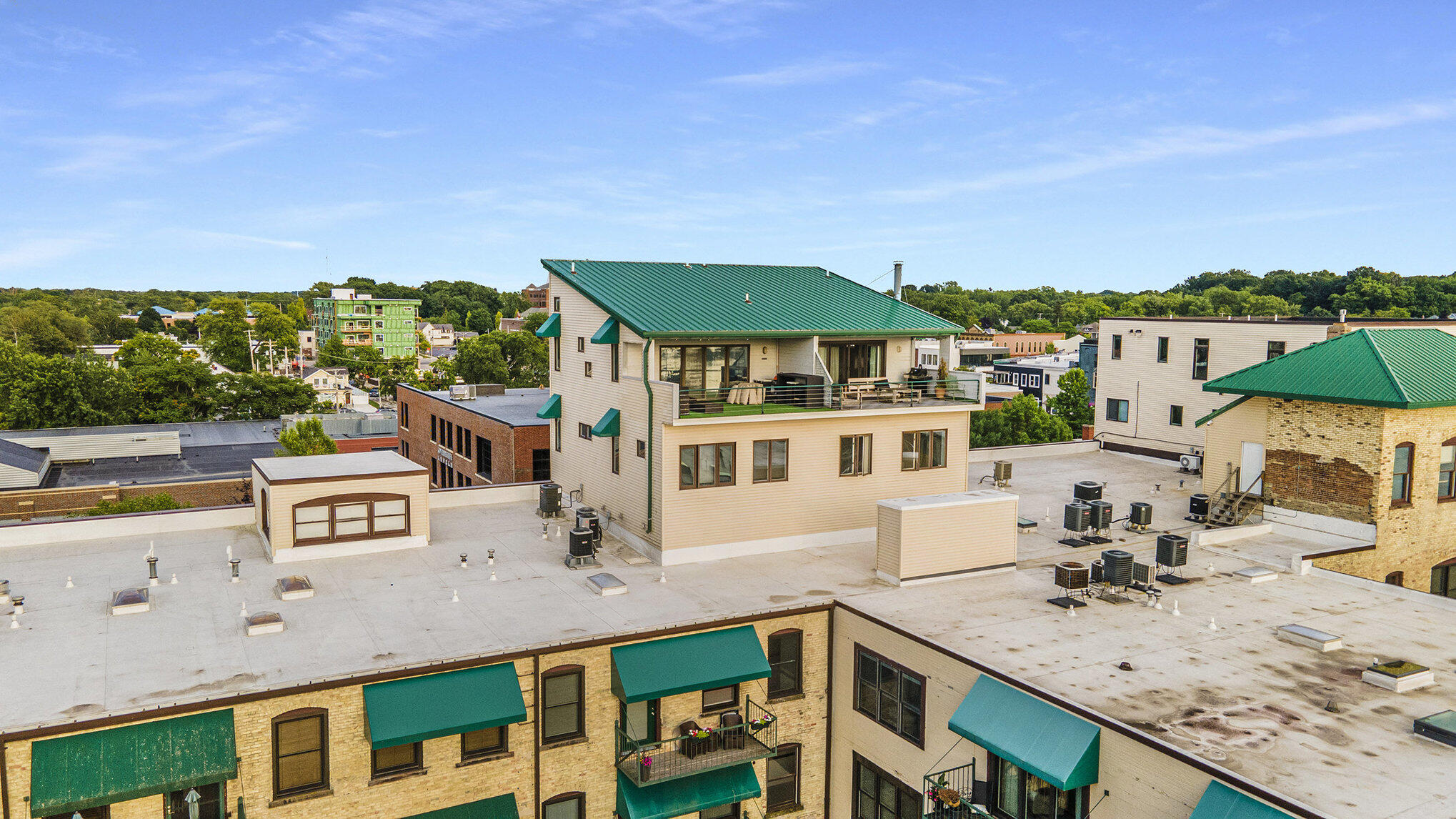 110 N Harbor Dr.