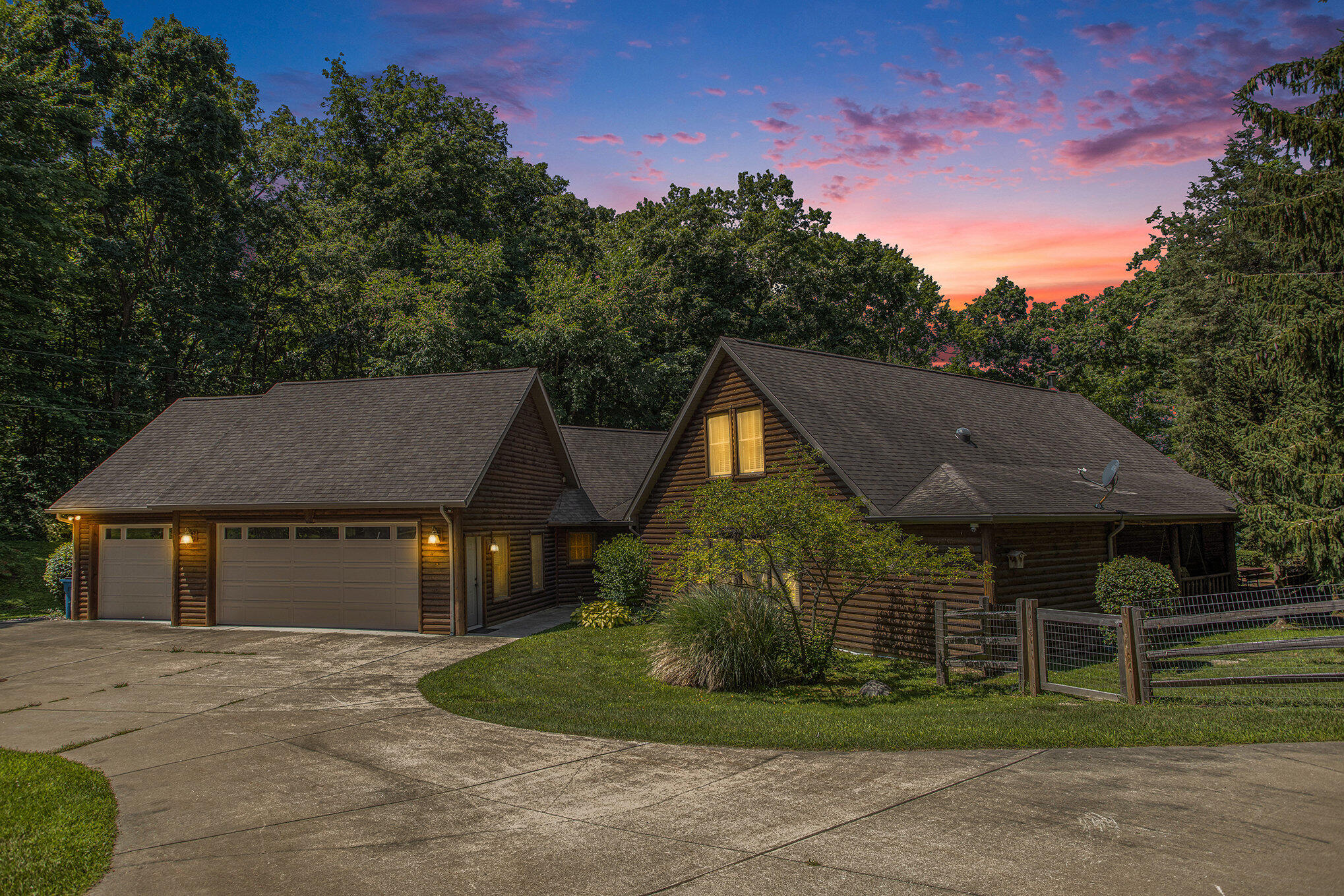 Plainwell, Michigan 49080, United States, 4 Bedrooms Bedrooms, ,2 BathroomsBathrooms,Residential,Active,169206