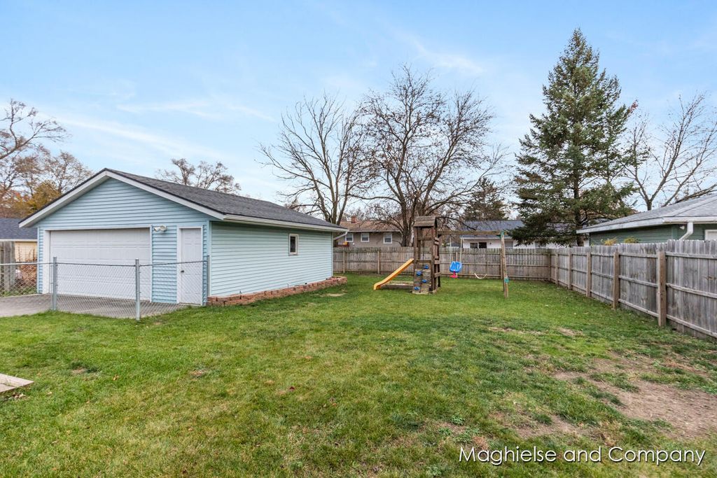 Photo of 1642 Blanchard Street SW, Wyoming, MI 49519 (MLS # 26005637)