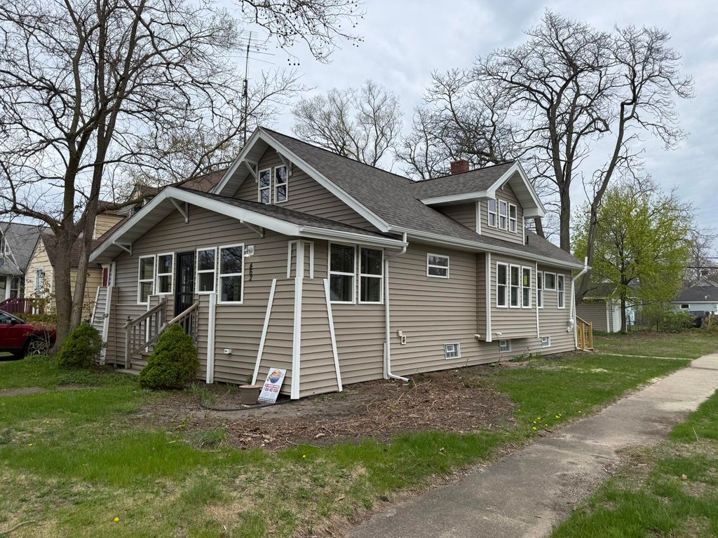 Photo of 462 Catawba Avenue, Muskegon, MI 49442 (MLS # 26018741)